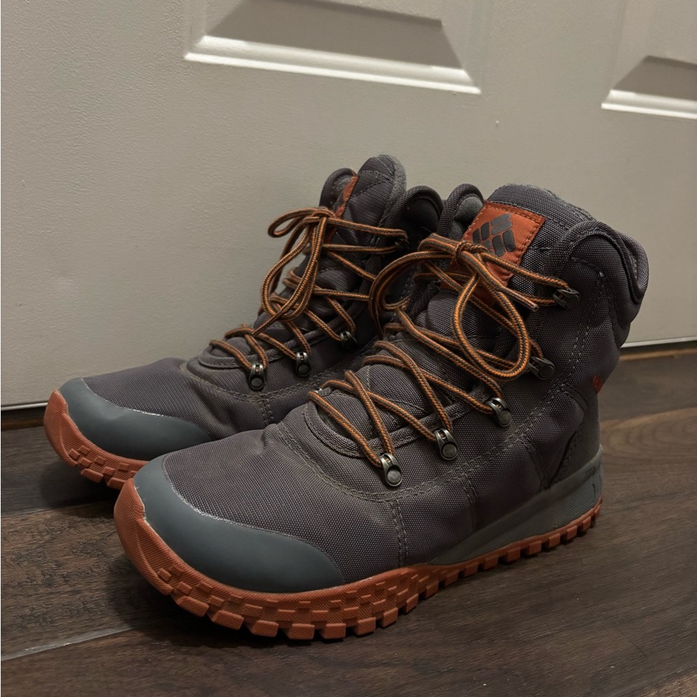 Columbia Men's Fairbanks Charcoal and Rust Boots